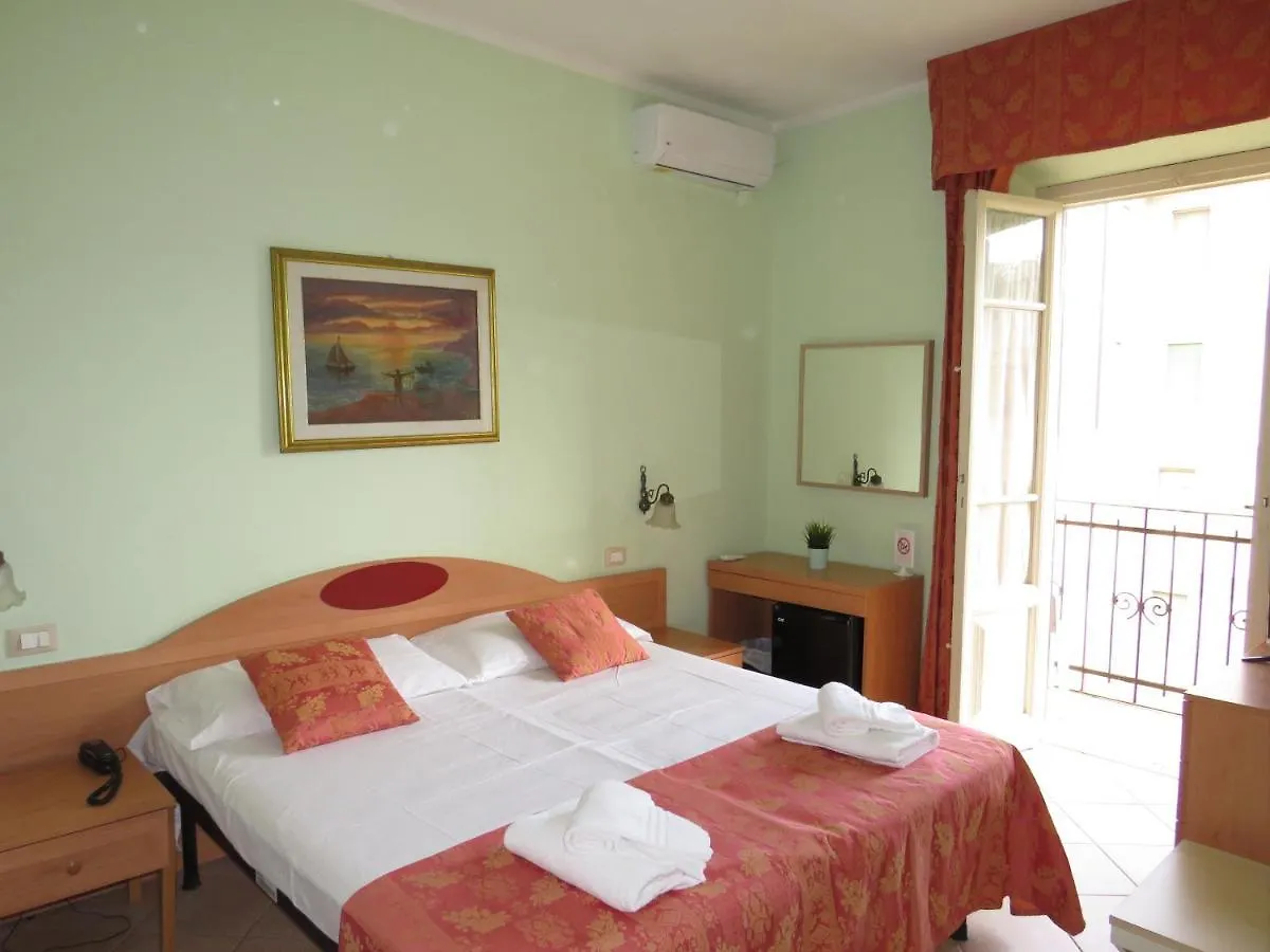 Hotel Massimo Виареджо