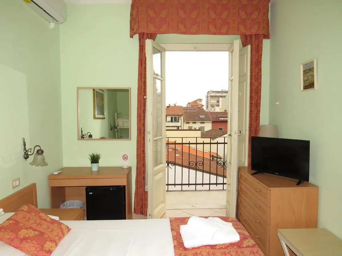 Hotel Massimo Виареджо