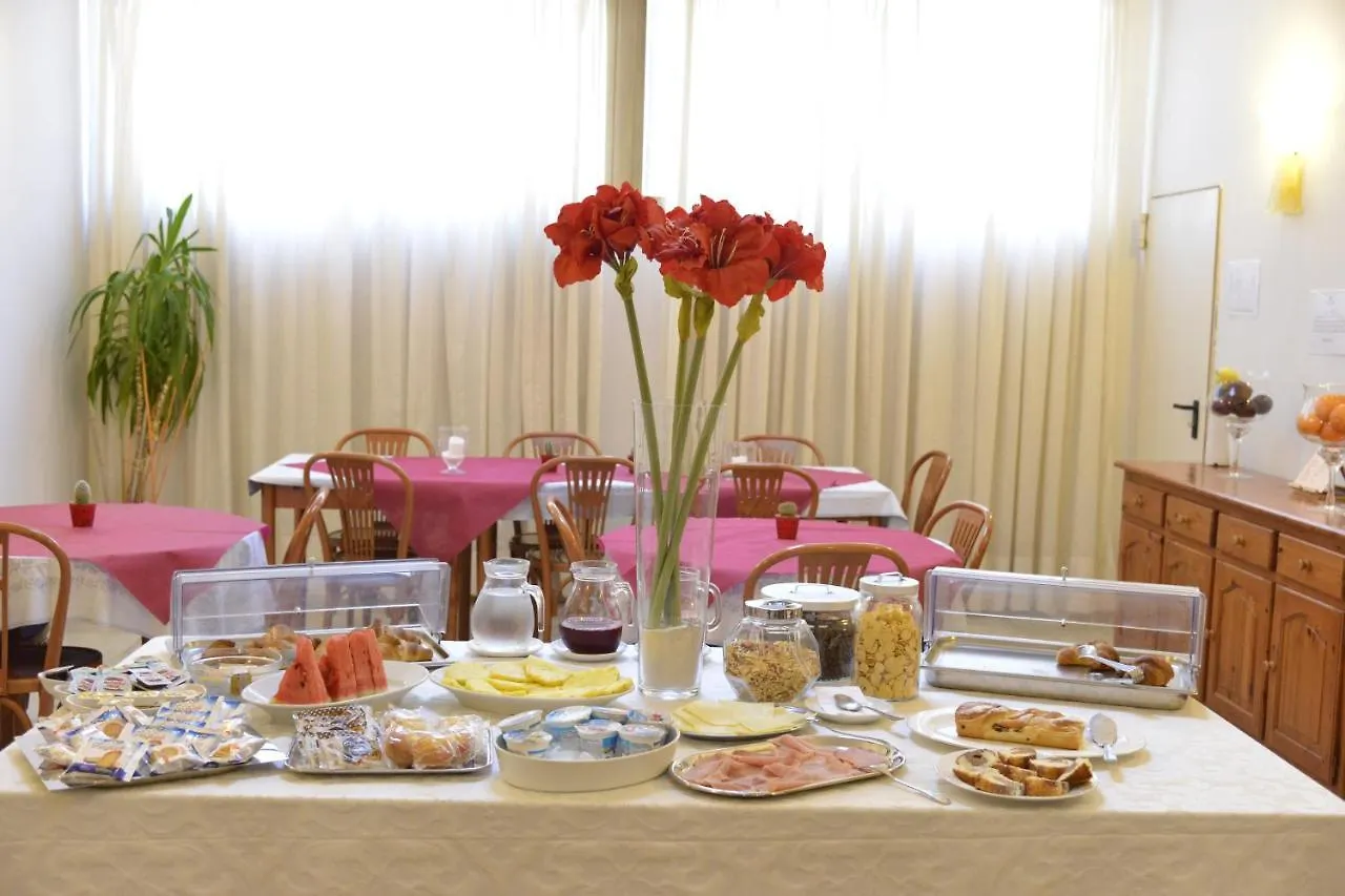 Hotel Massimo Виареджо