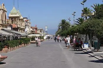 Hotel Massimo Виареджо
