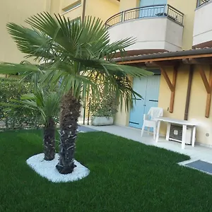 Elisa Piano Terra Con Giardino E Posto Incluso Appartamento Caorle